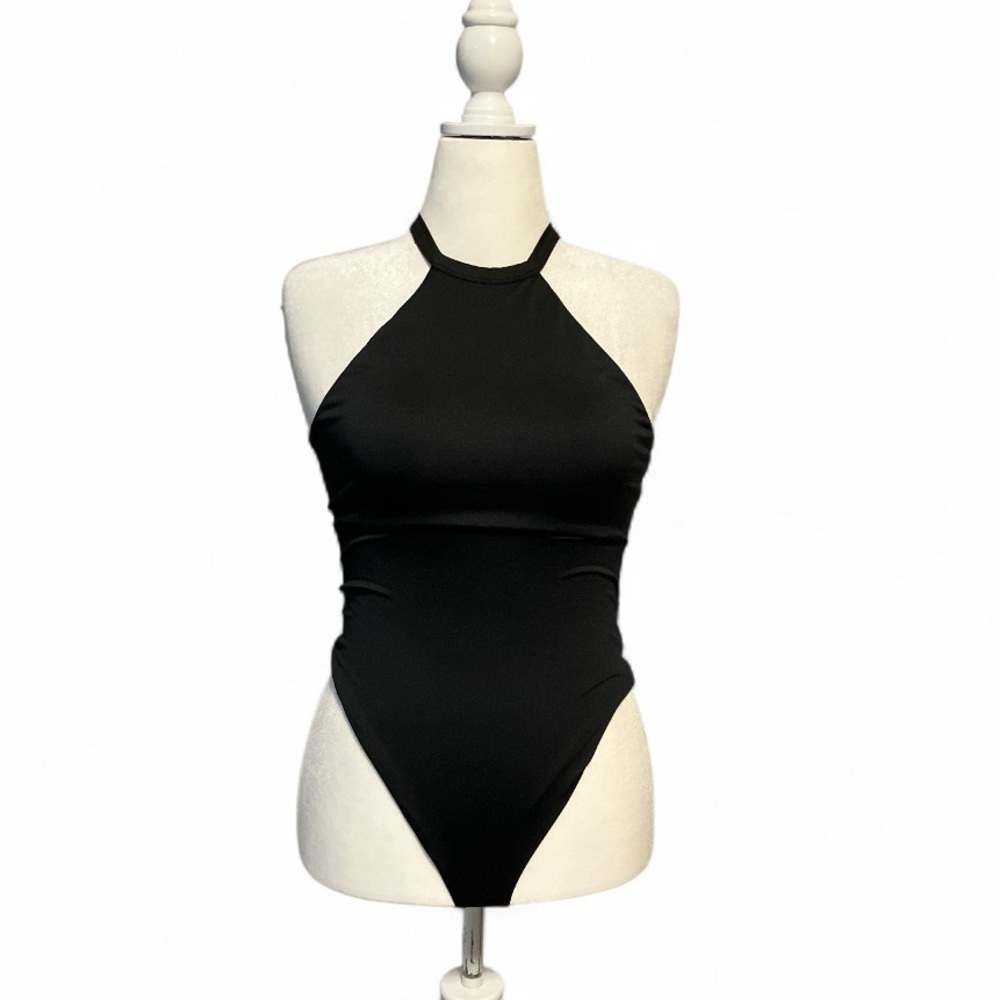 Madden NYC Halter Neck Black Bodysuit M Siren Modern Going Out Layering